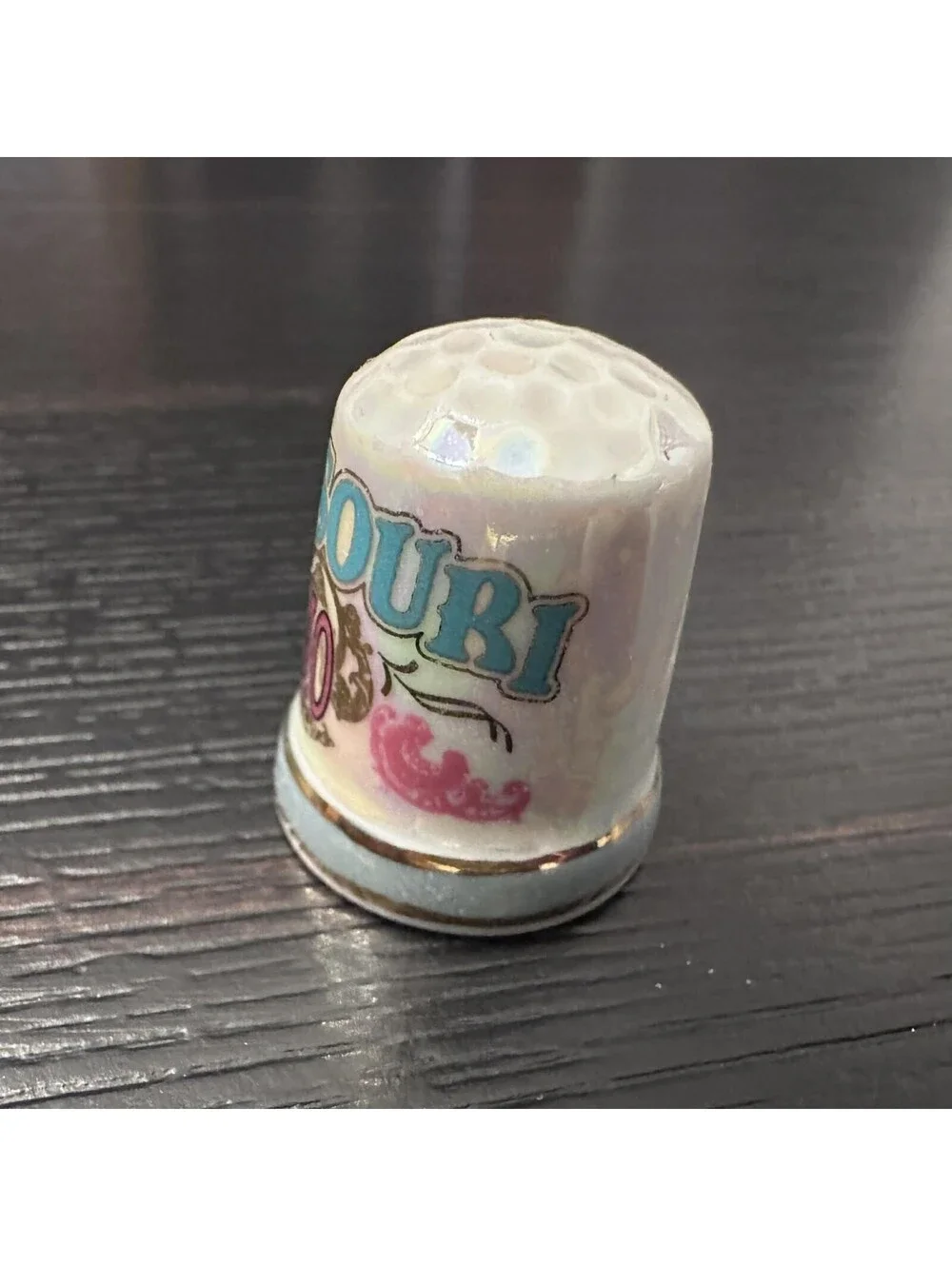 Vintage Missouri MO Souvenir Thimble Iridescent Pearl Floral Gold Trim EUC